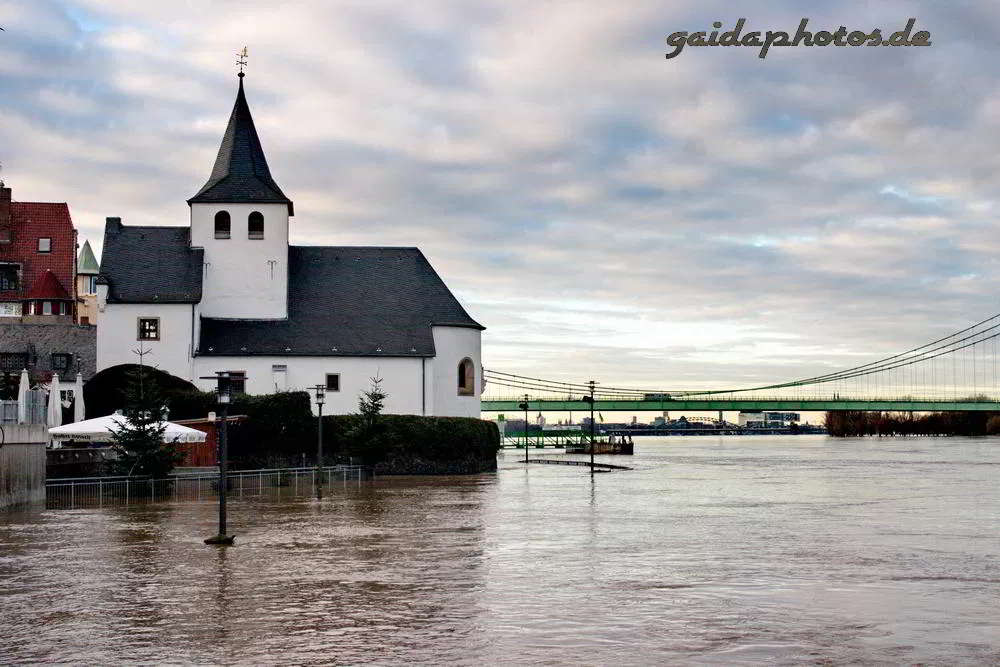 Rhein Hochwasser Rodenkirchen Kapelle